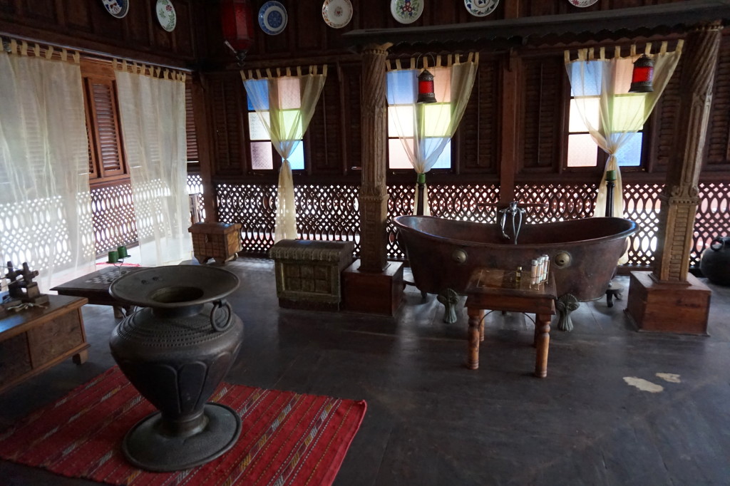 Regal decorations of a room in the Jafferji House which is recommended in this guide to visiting Stone Town in Zanzibar
