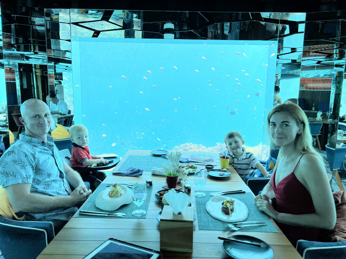 Eating Out with Kids When Traveling