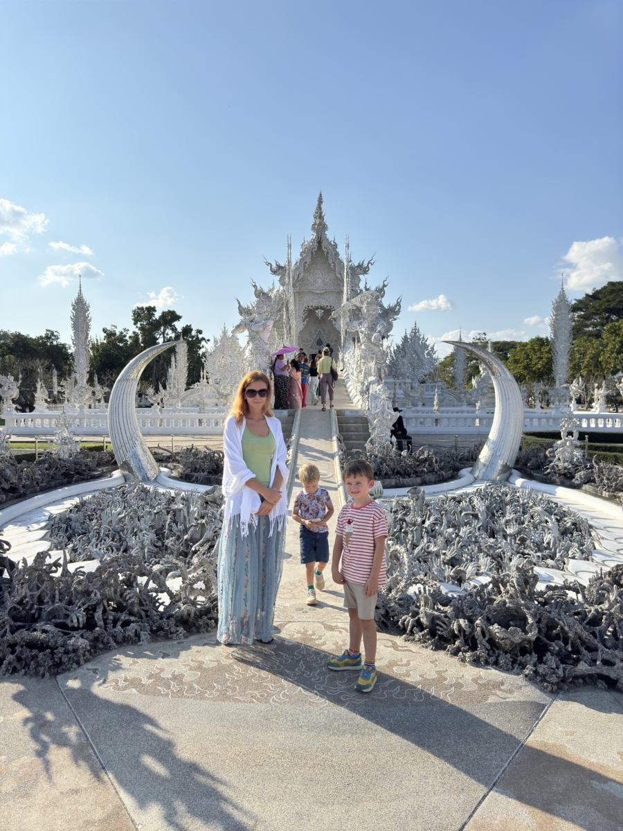 White Temple of Chiang Rai with kids